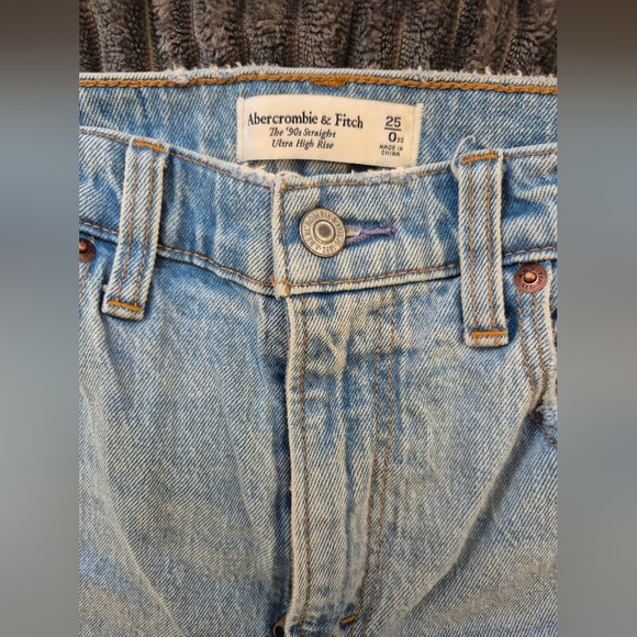 Abercrombie 90s Straight Ultra High Rise - Picture 6 of 12